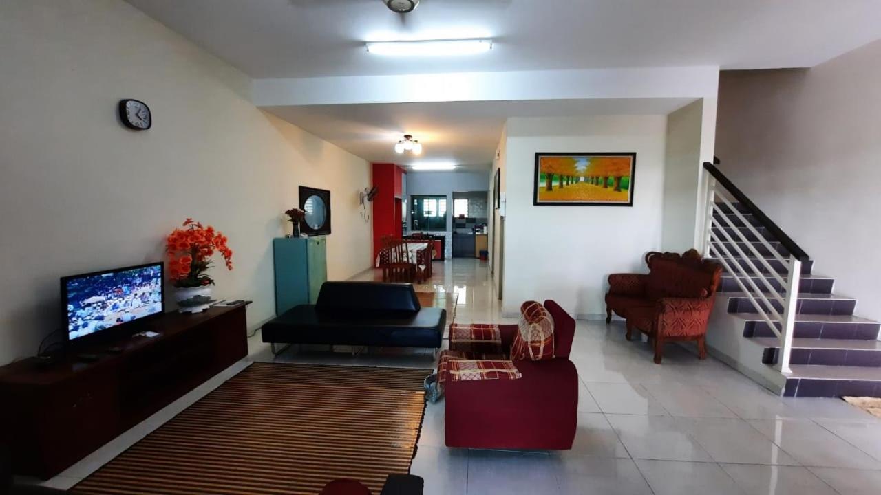 Homestay Ipoh Pengkalan Zawiah Exterior photo